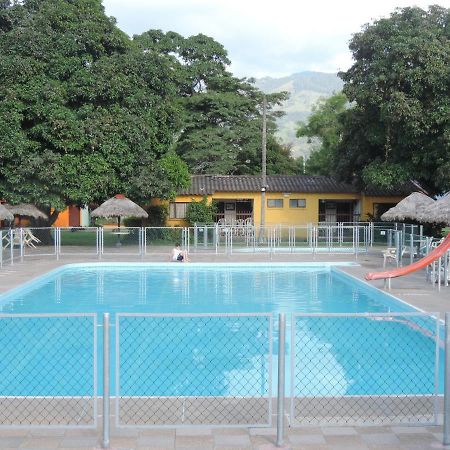 Hotel Tacuara Guaduas Exterior foto