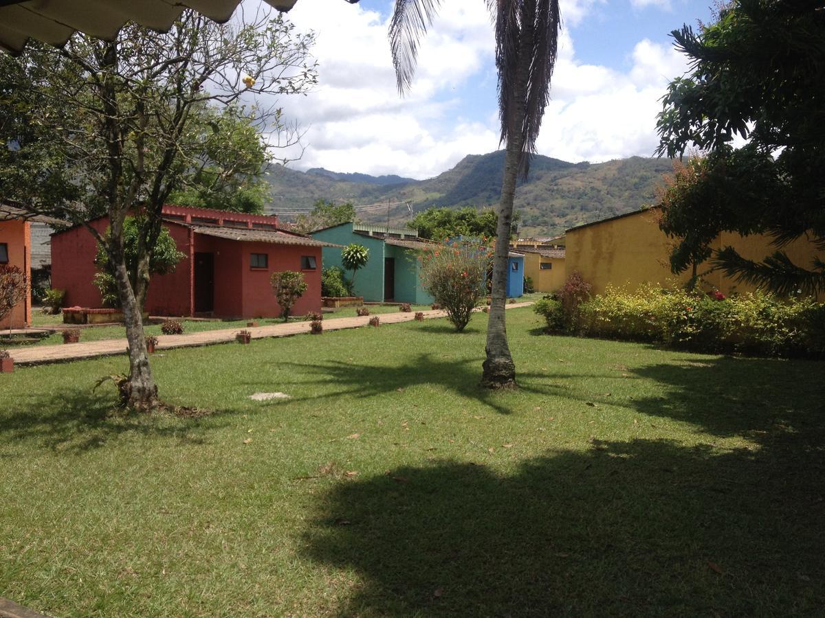Hotel Tacuara Guaduas Exterior foto