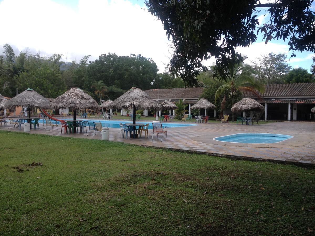 Hotel Tacuara Guaduas Exterior foto