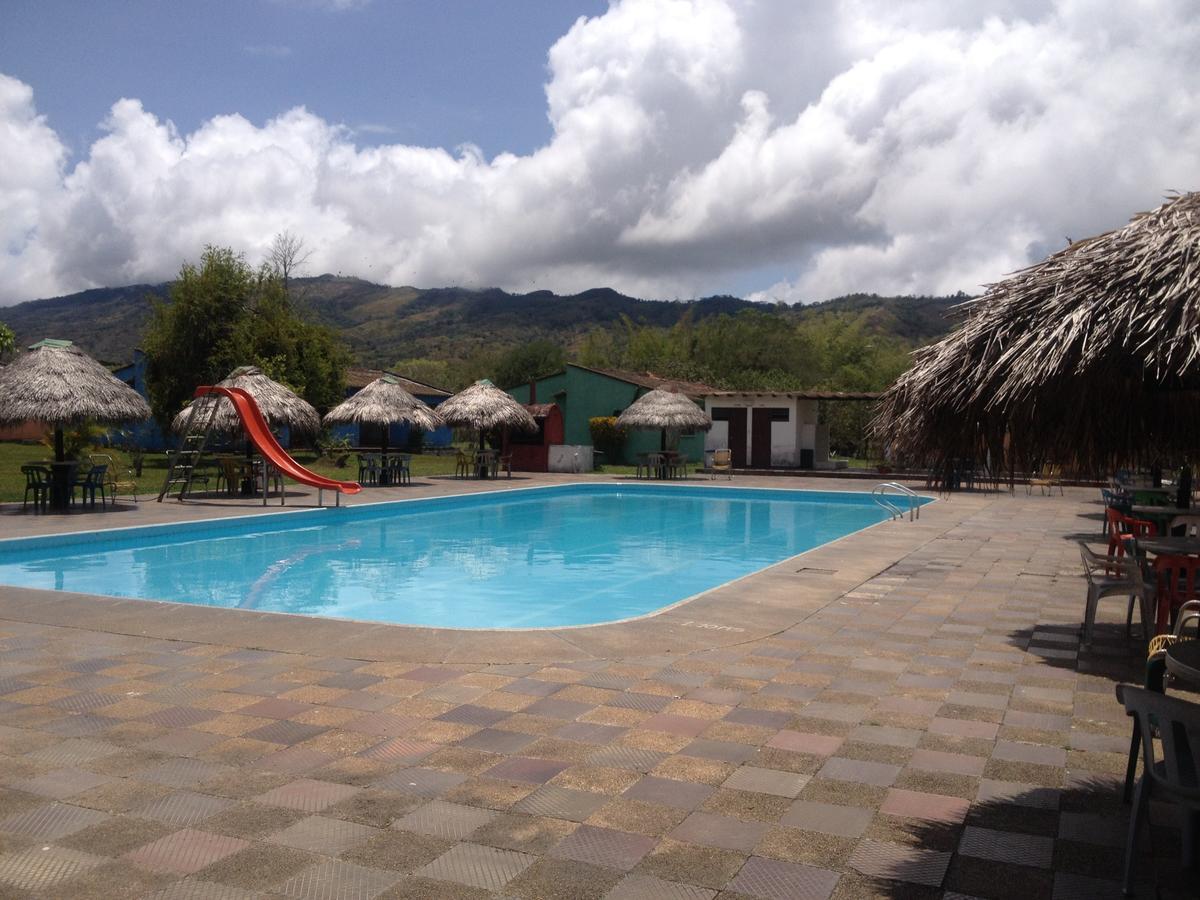Hotel Tacuara Guaduas Exterior foto